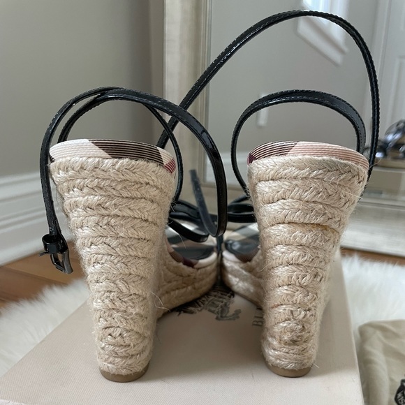 BURBERRY
Nova Check Espadrille Wedge Sandals 39 - Picture 7 of 13